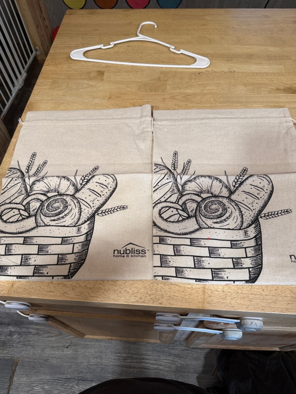 Home & Kitchen Printed Bread Basket Kitchen bags - Beige and Black 2 pack (6)